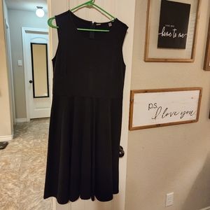 Black Sleevless Dress